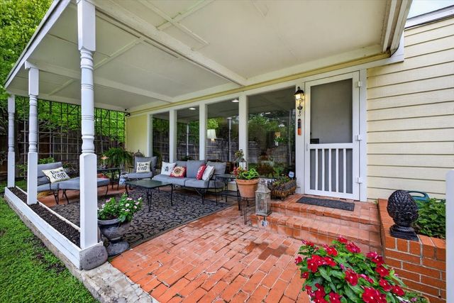 3505 White Settlement Road, Fort Worth, TX 76107