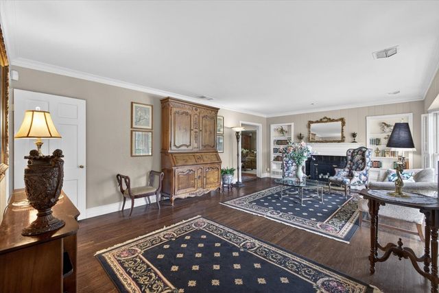 3505 White Settlement Road, Fort Worth, TX 76107