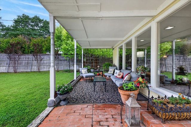 3505 White Settlement Road, Fort Worth, TX 76107