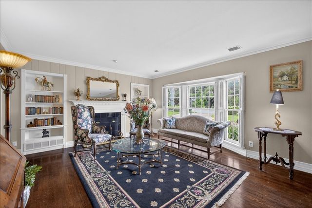 3505 White Settlement Road, Fort Worth, TX 76107