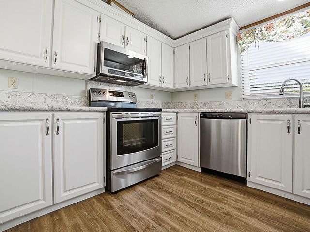 24814 PINE HL, Leesburg, FL 34748