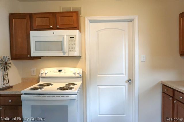 31743 Rush Street, Garden City, MI 48135