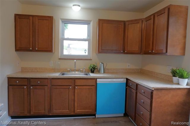 31743 Rush Street, Garden City, MI 48135