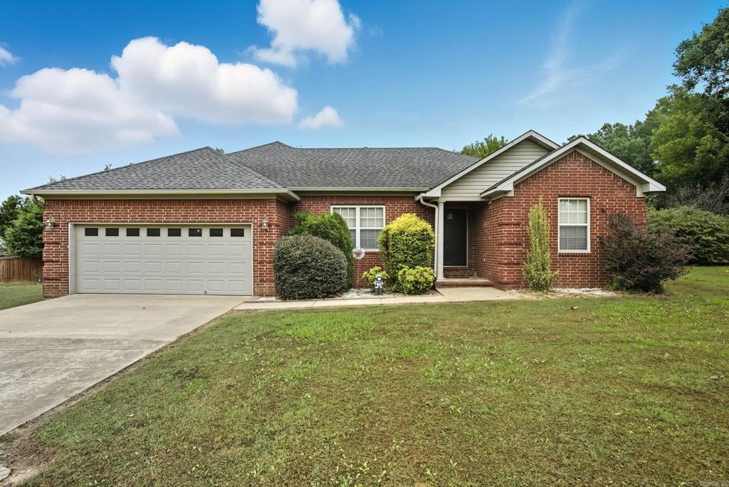 56 Elliott Road, Greenbrier, AR 72058