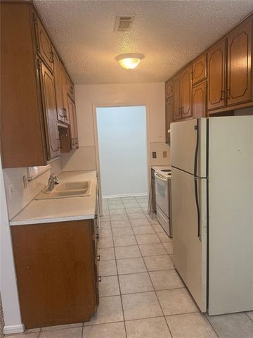 315 Willow Place, Yukon, OK 73099