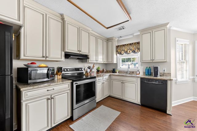 5369 Rivoli Drive, Macon, GA 31210