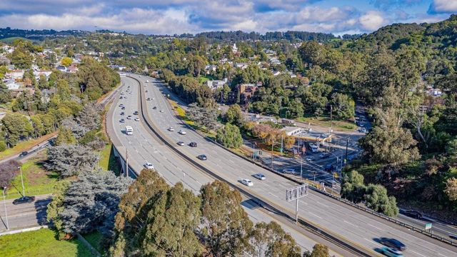 9716 Mountain BLVD, Oakland, CA 94605