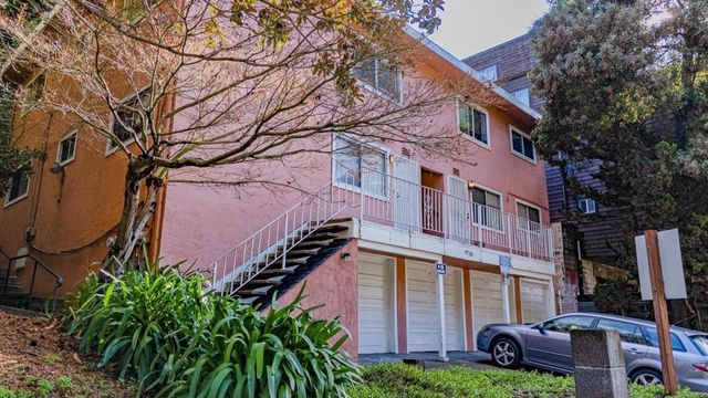 9716 Mountain BLVD, Oakland, CA 94605
