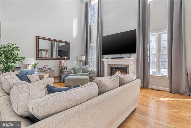 805 S LAKEVIEW DR, Cross Junction, VA 22625