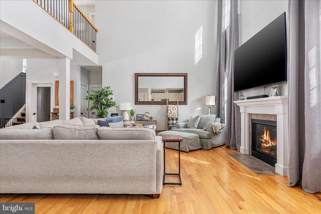 805 S LAKEVIEW DR, Cross Junction, VA 22625