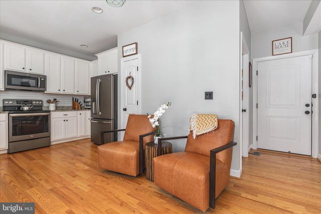 805 S LAKEVIEW DR, Cross Junction, VA 22625