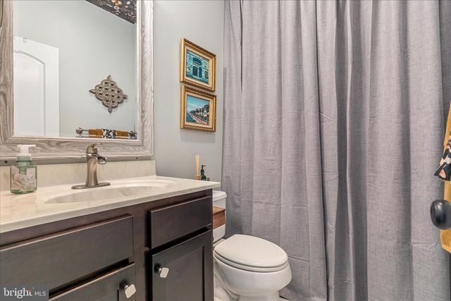 805 S LAKEVIEW DR, Cross Junction, VA 22625