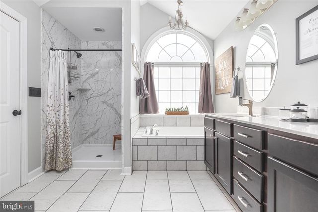 805 S LAKEVIEW DR, Cross Junction, VA 22625