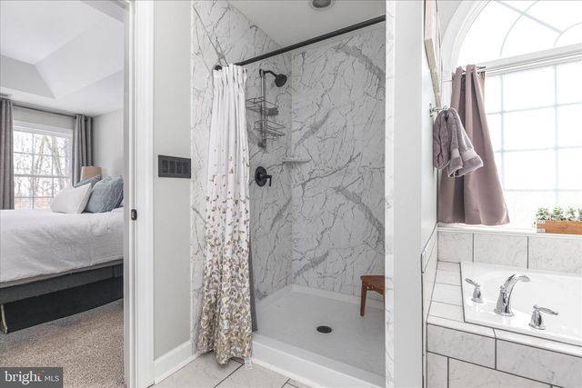 805 S LAKEVIEW DR, Cross Junction, VA 22625