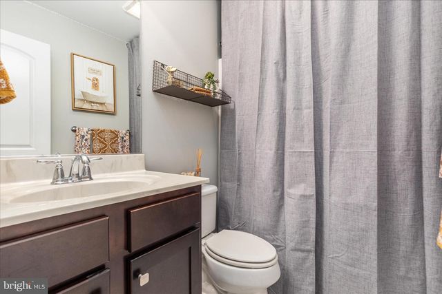 805 S LAKEVIEW DR, Cross Junction, VA 22625