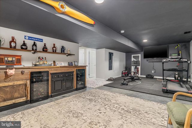 805 S LAKEVIEW DR, Cross Junction, VA 22625