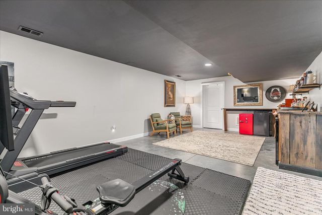 805 S LAKEVIEW DR, Cross Junction, VA 22625