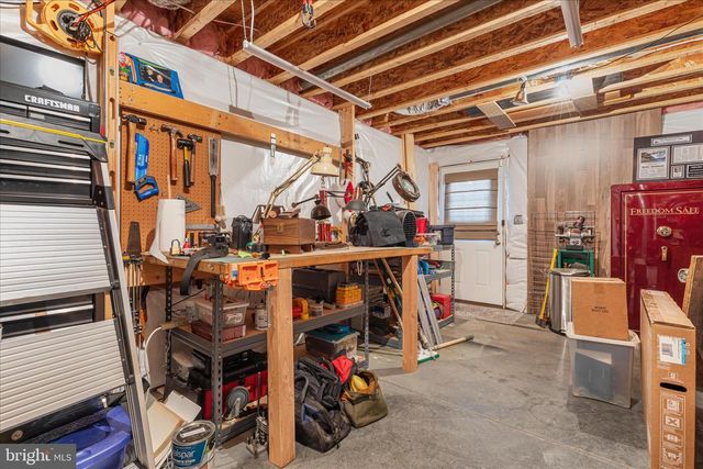 805 S LAKEVIEW DR, Cross Junction, VA 22625