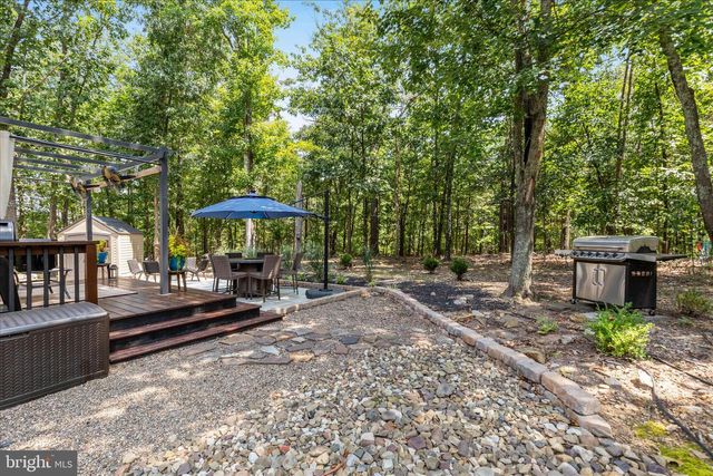 805 S LAKEVIEW DR, Cross Junction, VA 22625