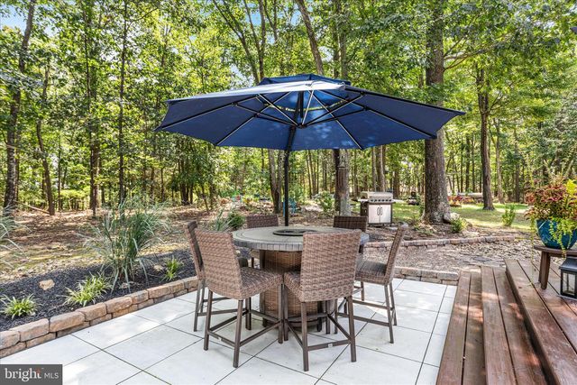 805 S LAKEVIEW DR, Cross Junction, VA 22625