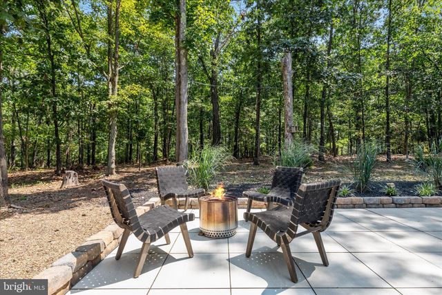 805 S LAKEVIEW DR, Cross Junction, VA 22625