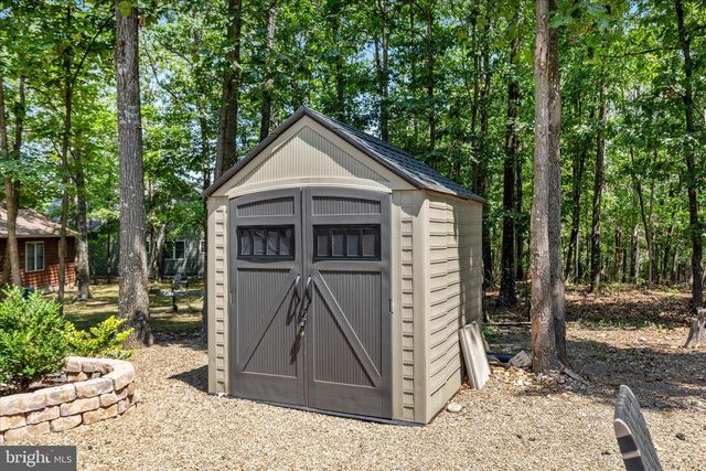 805 S LAKEVIEW DR, Cross Junction, VA 22625