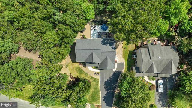 805 S LAKEVIEW DR, Cross Junction, VA 22625