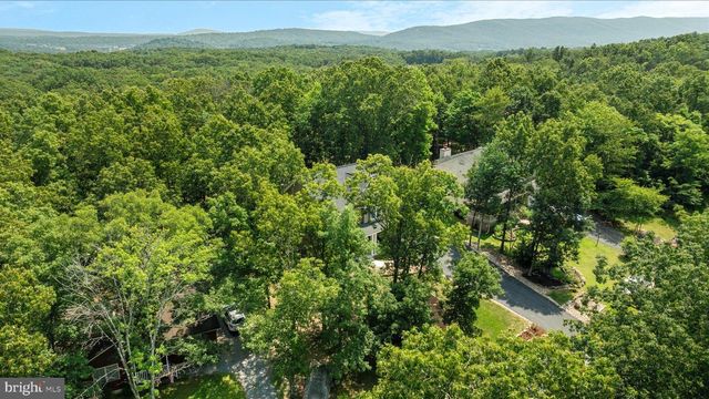 805 S LAKEVIEW DR, Cross Junction, VA 22625