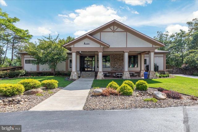 805 S LAKEVIEW DR, Cross Junction, VA 22625