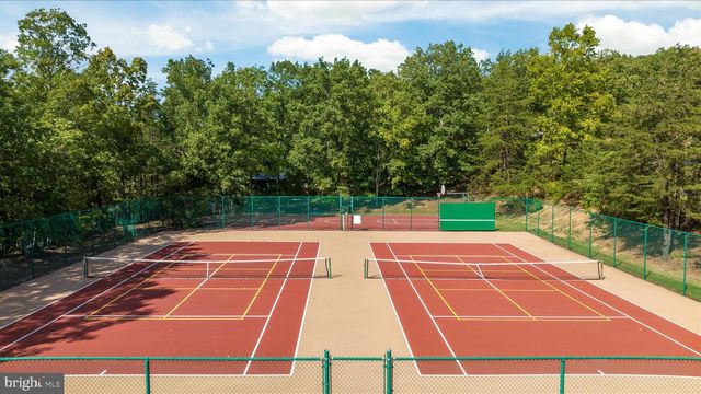 805 S LAKEVIEW DR, Cross Junction, VA 22625