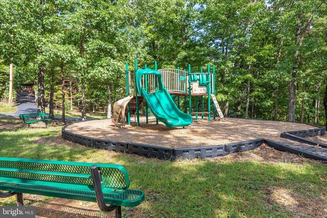 805 S LAKEVIEW DR, Cross Junction, VA 22625