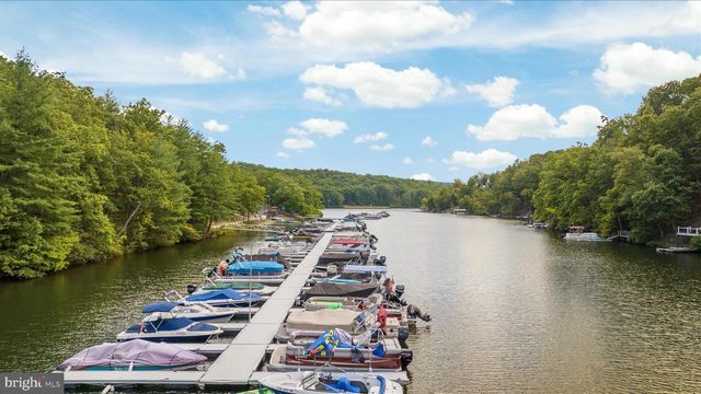 805 S LAKEVIEW DR, Cross Junction, VA 22625