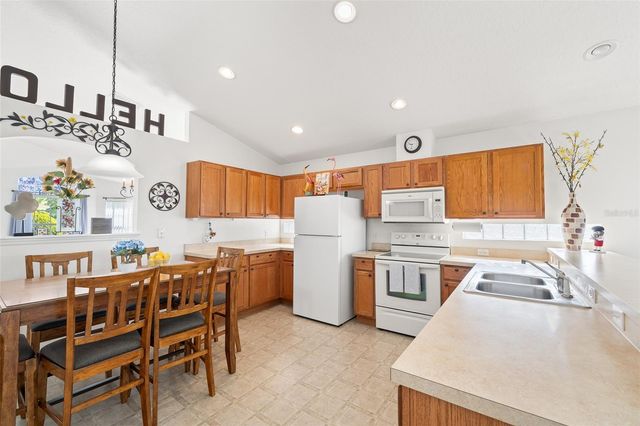 2752 BARCLAY LANE, Kissimmee, FL 34743