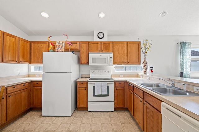 2752 BARCLAY LANE, Kissimmee, FL 34743