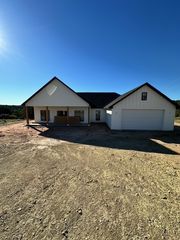 1670 Beacon Lake Drive, Bluff Dale, TX 76433
