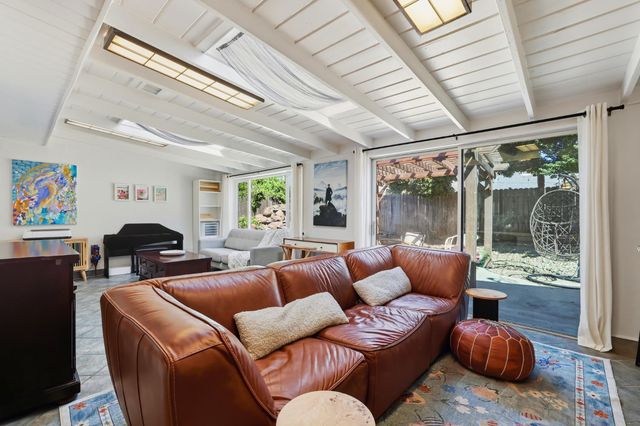 2633 Aramon Dr, Rancho Cordova, CA 95670