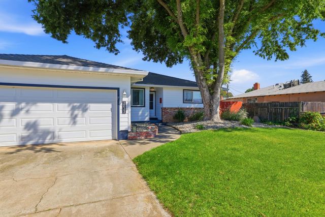 2633 Aramon Dr, Rancho Cordova, CA 95670