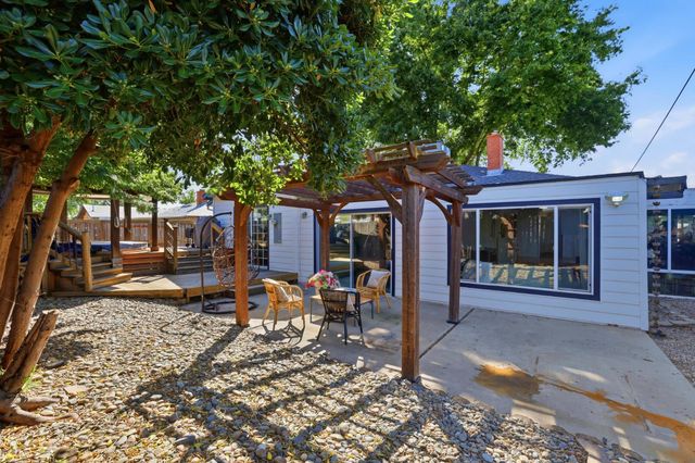 2633 Aramon Dr, Rancho Cordova, CA 95670