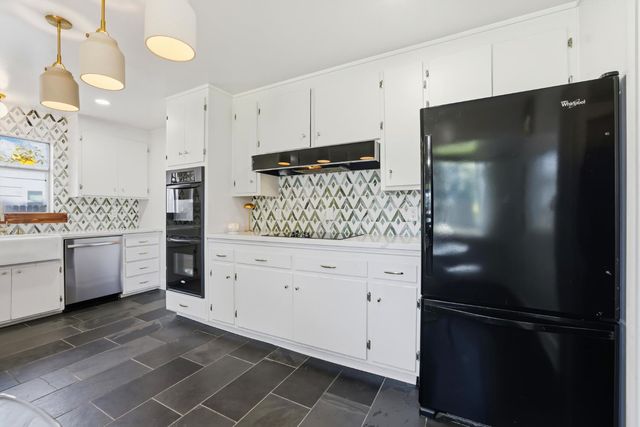 2633 Aramon Dr, Rancho Cordova, CA 95670