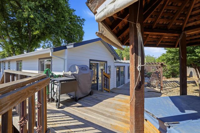 2633 Aramon Dr, Rancho Cordova, CA 95670