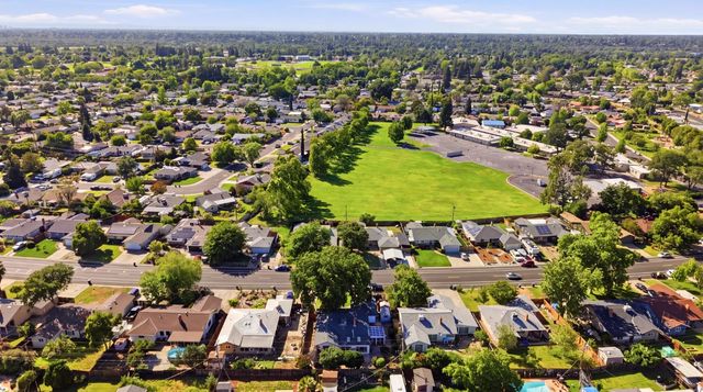 2633 Aramon Dr, Rancho Cordova, CA 95670