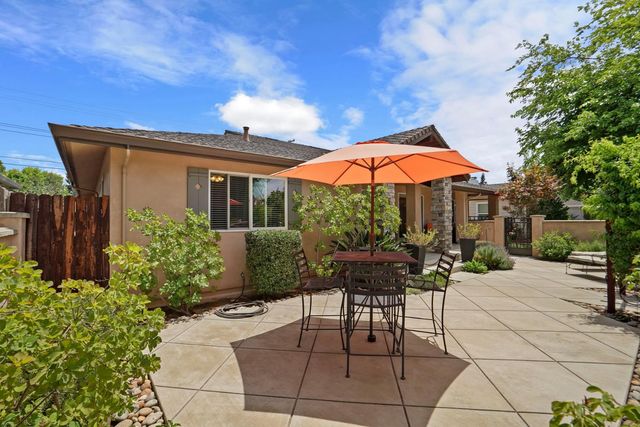 8 S Fairmont Ave, Lodi, CA 95240