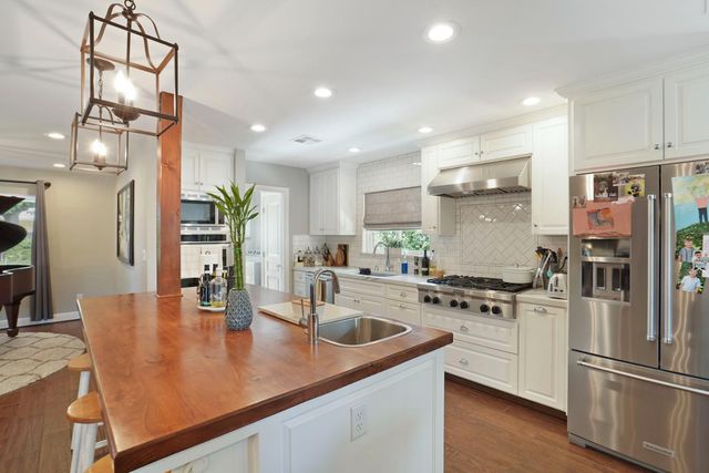8 S Fairmont Ave, Lodi, CA 95240