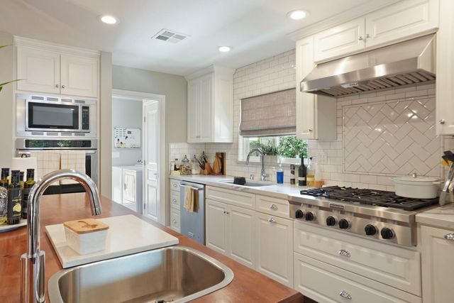 8 S Fairmont Ave, Lodi, CA 95240