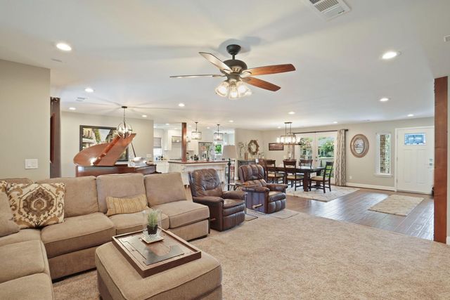 8 S Fairmont Ave, Lodi, CA 95240