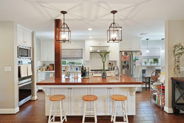 8 S Fairmont Ave, Lodi, CA 95240