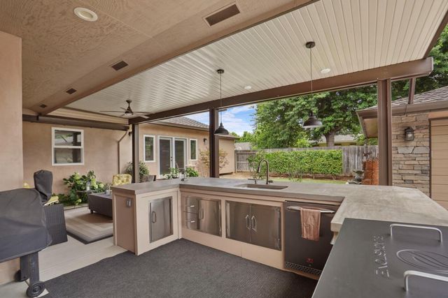 8 S Fairmont Ave, Lodi, CA 95240