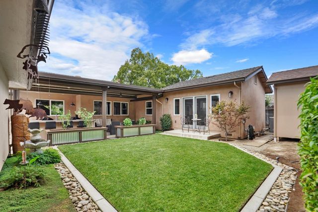 8 S Fairmont Ave, Lodi, CA 95240
