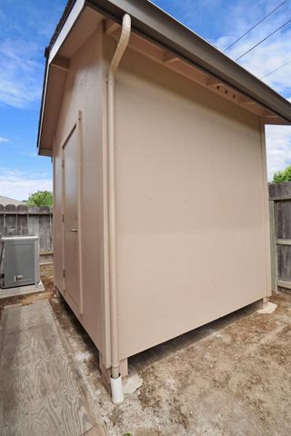 8 S Fairmont Ave, Lodi, CA 95240