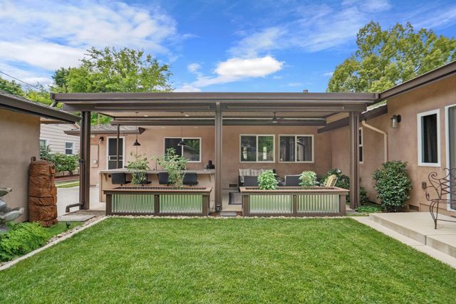 8 S Fairmont Ave, Lodi, CA 95240